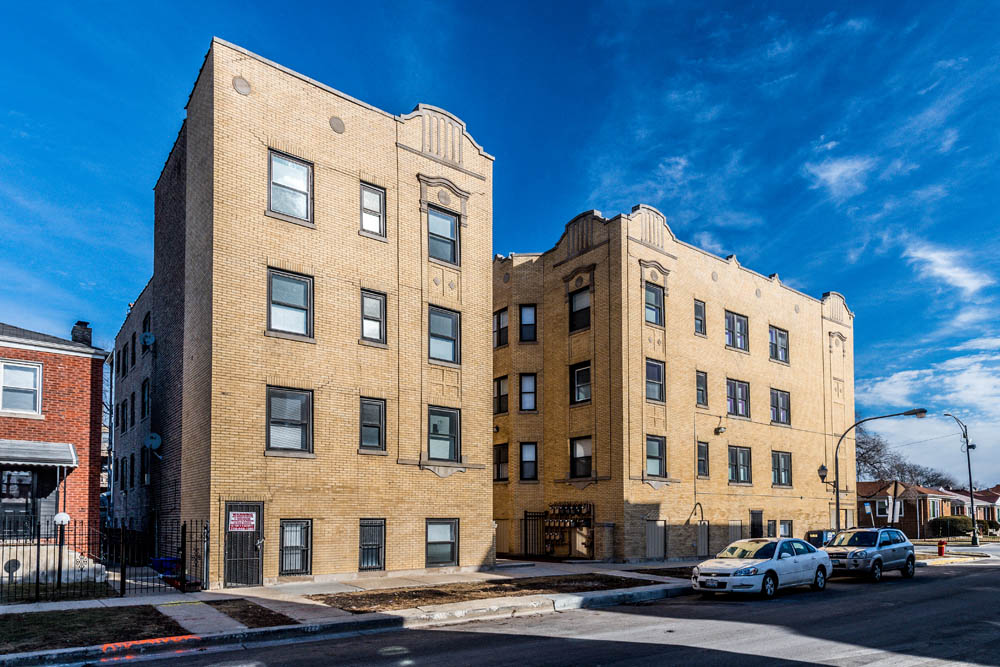 West Side Chicago Apartments For Rent Chicago IL RENTCaf   418 S Laramie Ave Apartments Chicago Exterior 2 